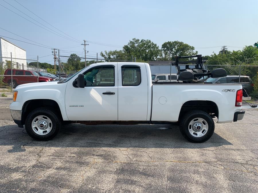 Used GMC Sierra 2500HD 4WD Ext Cab 144.2" Work Truck 2011 | Dealertown Auto Wholesalers. Milford, Connecticut Used GMC Sierra 2500HD 4WD Ext Cab 144.2" Work Truck 2011 | Dealertown Auto Wholesalers. Milford, Connecticut