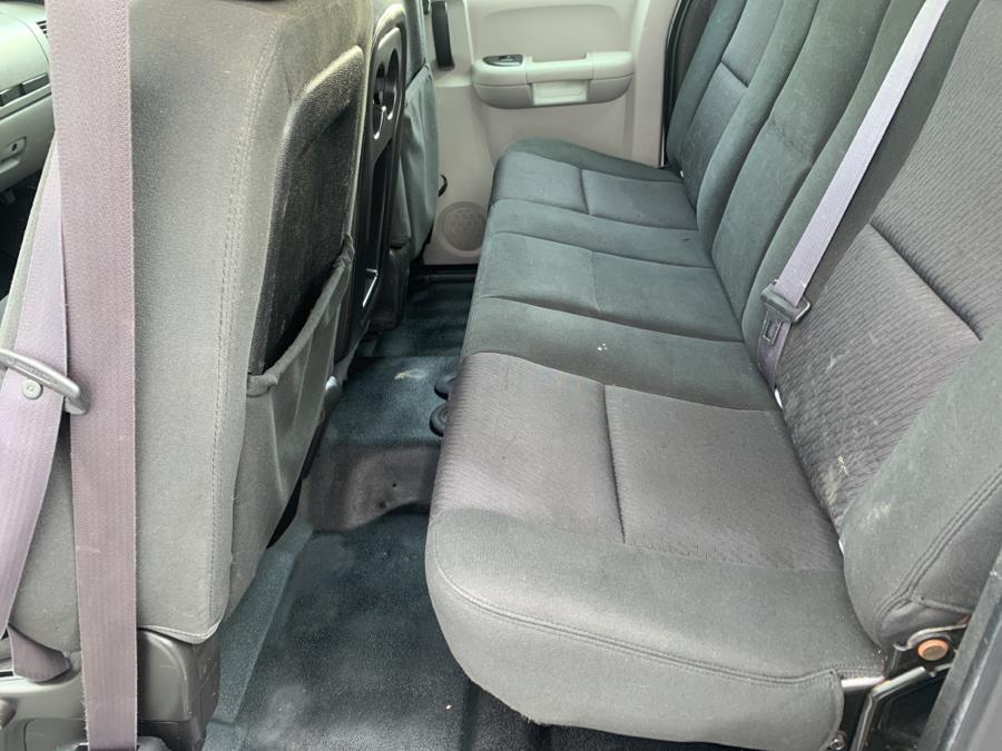 Used GMC Sierra 2500HD 4WD Ext Cab 144.2" Work Truck 2011 | Dealertown Auto Wholesalers. Milford, Connecticut Used GMC Sierra 2500HD 4WD Ext Cab 144.2" Work Truck 2011 | Dealertown Auto Wholesalers. Milford, Connecticut