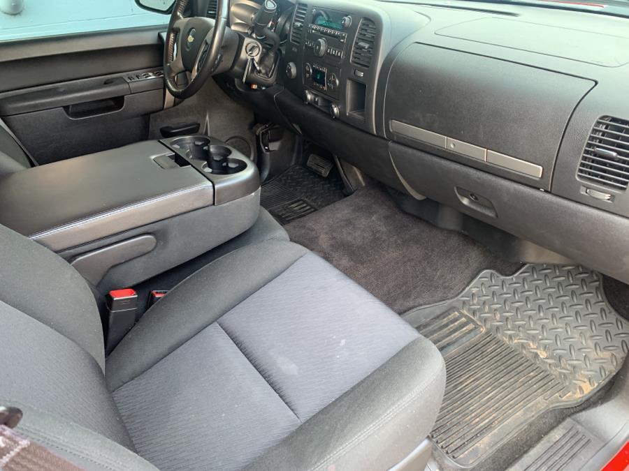 Used Chevrolet Silverado 1500 4WD Crew Cab 143.5" LT 2011 | Dealertown Auto Wholesalers. Milford, Connecticut Used Chevrolet Silverado 1500 4WD Crew Cab 143.5" LT 2011 | Dealertown Auto Wholesalers. Milford, Connecticut