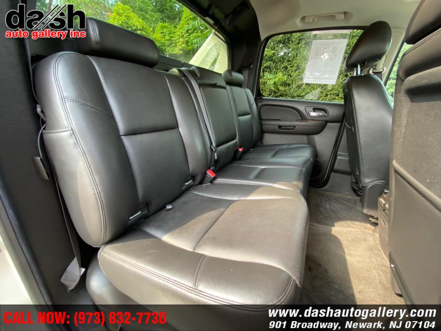 Used Chevrolet Avalanche 4WD Crew Cab LTZ 2013 | Dash Auto Gallery Inc.. Newark, New Jersey Used Chevrolet Avalanche 4WD Crew Cab LTZ 2013 | Dash Auto Gallery Inc.. Newark, New Jersey