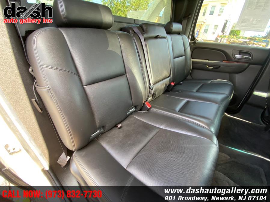 Used Chevrolet Avalanche 4WD Crew Cab LTZ 2013 | Dash Auto Gallery Inc.. Newark, New Jersey Used Chevrolet Avalanche 4WD Crew Cab LTZ 2013 | Dash Auto Gallery Inc.. Newark, New Jersey
