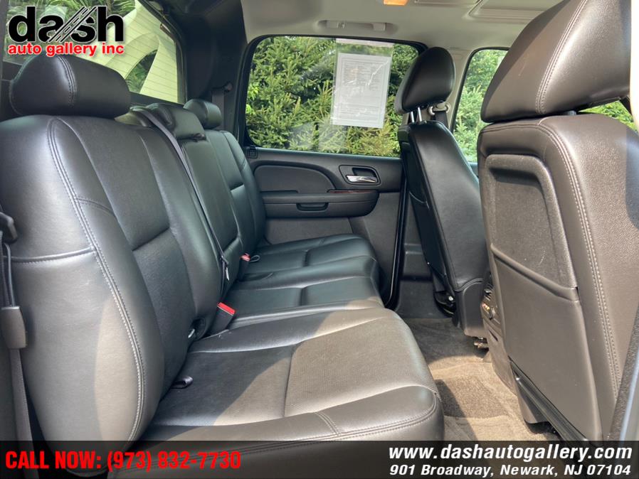 Used Chevrolet Avalanche 4WD Crew Cab LTZ 2013 | Dash Auto Gallery Inc.. Newark, New Jersey Used Chevrolet Avalanche 4WD Crew Cab LTZ 2013 | Dash Auto Gallery Inc.. Newark, New Jersey