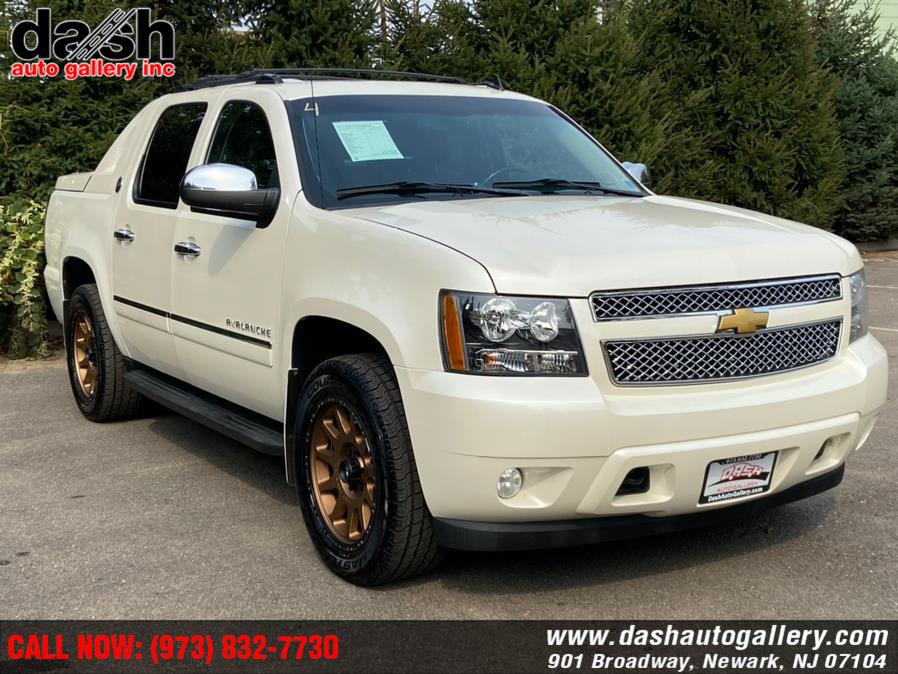 2013 Chevrolet Avalanche 4WD Crew Cab LTZ, available for sale in Newark, New Jersey | Dash Auto Gallery Inc.. Newark, New Jersey