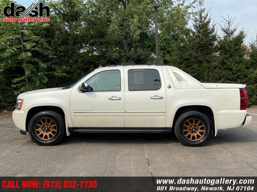 Used Chevrolet Avalanche 4WD Crew Cab LTZ 2013 | Dash Auto Gallery Inc.. Newark, New Jersey Used Chevrolet Avalanche 4WD Crew Cab LTZ 2013 | Dash Auto Gallery Inc.. Newark, New Jersey