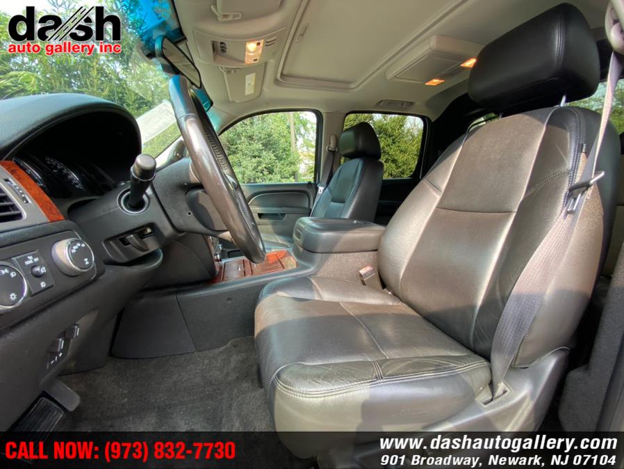 Used Chevrolet Avalanche 4WD Crew Cab LTZ 2013 | Dash Auto Gallery Inc.. Newark, New Jersey Used Chevrolet Avalanche 4WD Crew Cab LTZ 2013 | Dash Auto Gallery Inc.. Newark, New Jersey
