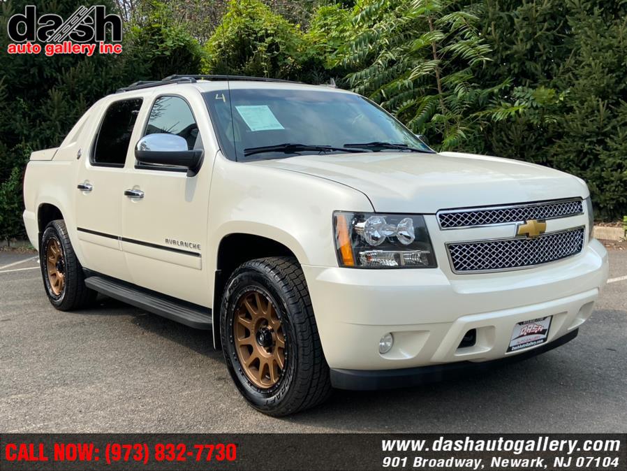 Used Chevrolet Avalanche 4WD Crew Cab LTZ 2013 | Dash Auto Gallery Inc.. Newark, New Jersey Used Chevrolet Avalanche 4WD Crew Cab LTZ 2013 | Dash Auto Gallery Inc.. Newark, New Jersey