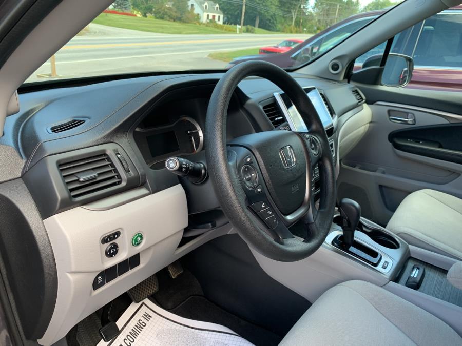 Used Honda Pilot EX AWD 2017 | Pray's Auto Sales . Bangor , Maine Used Honda Pilot EX AWD 2017 | Pray's Auto Sales . Bangor , Maine