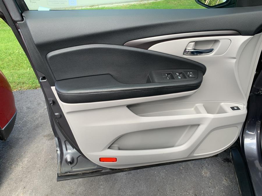 Used Honda Pilot EX AWD 2017 | Pray's Auto Sales . Bangor , Maine Used Honda Pilot EX AWD 2017 | Pray's Auto Sales . Bangor , Maine