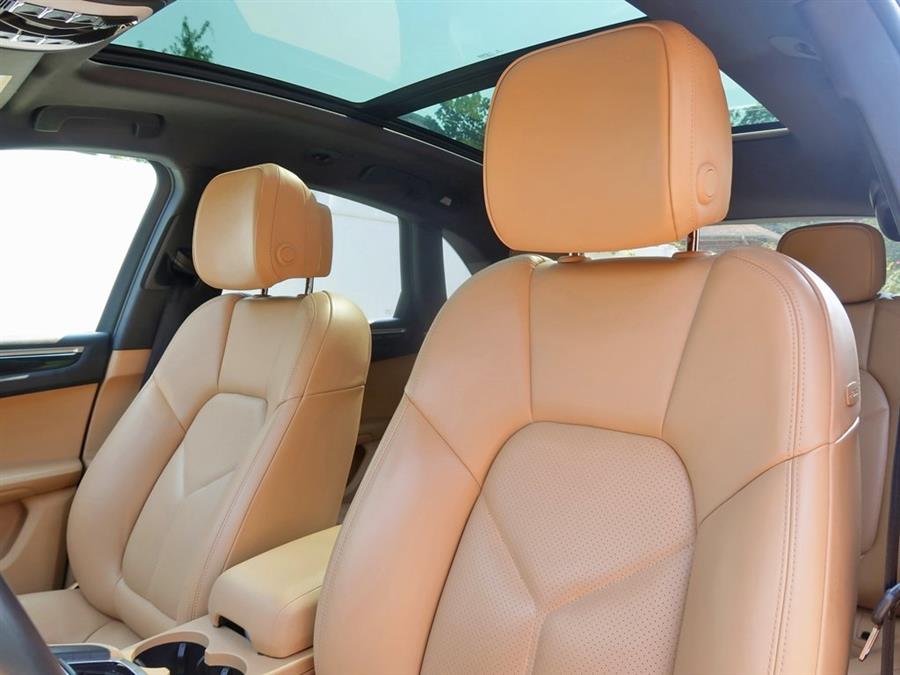 Used Porsche Macan Base 2018 | Auto Expo Ent Inc.. Great Neck, New York Used Porsche Macan Base 2018 | Auto Expo Ent Inc.. Great Neck, New York