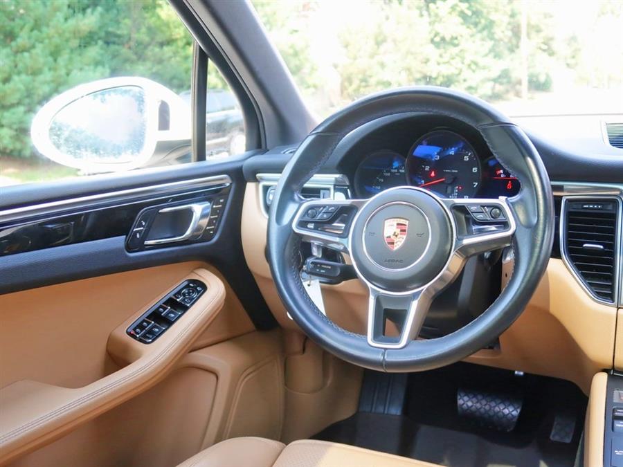 Used Porsche Macan Base 2018 | Auto Expo Ent Inc.. Great Neck, New York Used Porsche Macan Base 2018 | Auto Expo Ent Inc.. Great Neck, New York