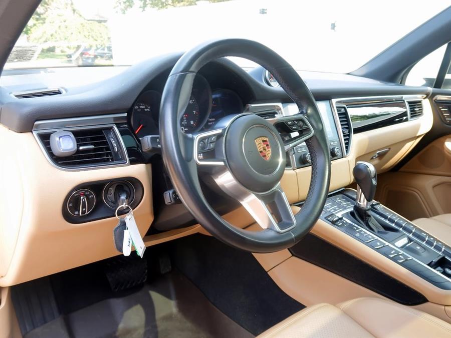 Used Porsche Macan Base 2018 | Auto Expo Ent Inc.. Great Neck, New York Used Porsche Macan Base 2018 | Auto Expo Ent Inc.. Great Neck, New York