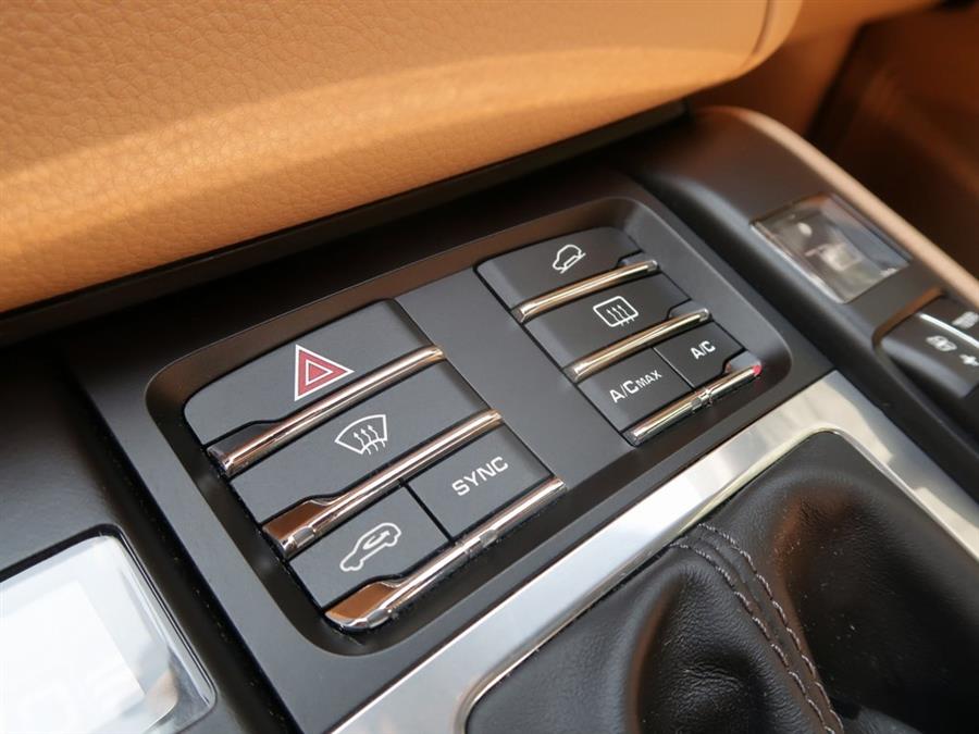 Used Porsche Macan Base 2018 | Auto Expo Ent Inc.. Great Neck, New York Used Porsche Macan Base 2018 | Auto Expo Ent Inc.. Great Neck, New York