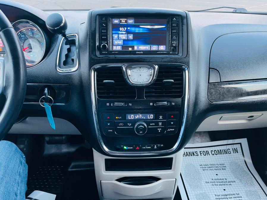 2014 Chrysler Town & Country 4dr Wgn Touring, available for sale in New Britain, Connecticut | Supreme Automotive. New Britain, Connecticut 2014 Chrysler Town & Country 4dr Wgn Touring, available for sale in New Britain, Connecticut | Supreme Automotive. New Britain, Connecticut