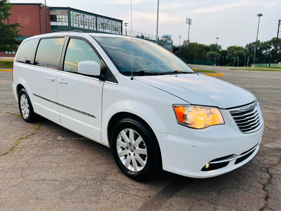 2014 Chrysler Town & Country 4dr Wgn Touring, available for sale in New Britain, Connecticut | Supreme Automotive. New Britain, Connecticut 2014 Chrysler Town & Country 4dr Wgn Touring, available for sale in New Britain, Connecticut | Supreme Automotive. New Britain, Connecticut