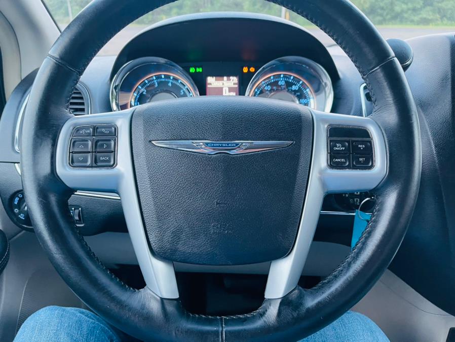 2014 Chrysler Town & Country 4dr Wgn Touring, available for sale in New Britain, Connecticut | Supreme Automotive. New Britain, Connecticut 2014 Chrysler Town & Country 4dr Wgn Touring, available for sale in New Britain, Connecticut | Supreme Automotive. New Britain, Connecticut