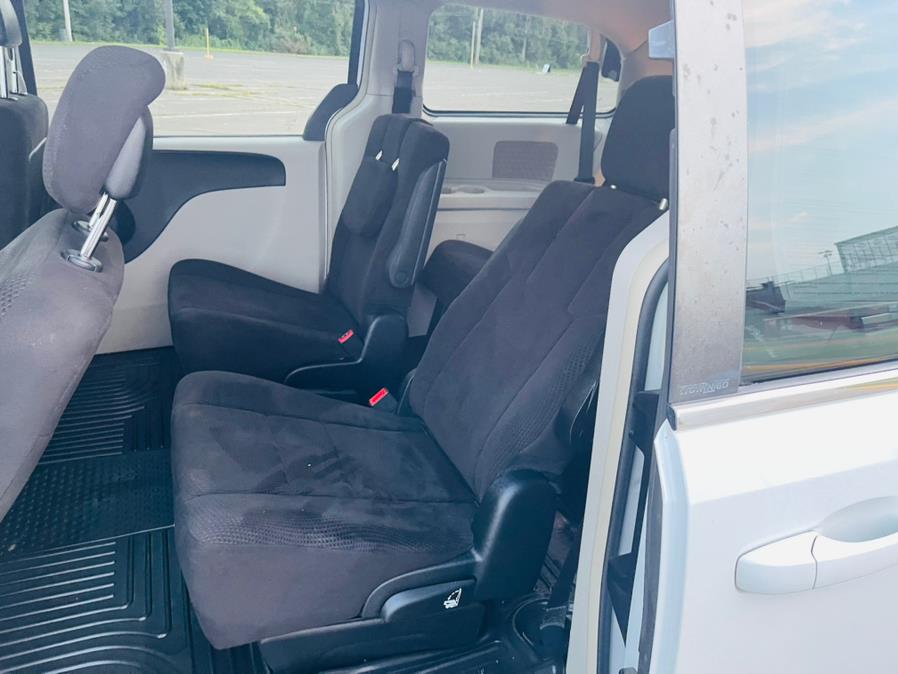 2014 Chrysler Town & Country 4dr Wgn Touring, available for sale in New Britain, Connecticut | Supreme Automotive. New Britain, Connecticut 2014 Chrysler Town & Country 4dr Wgn Touring, available for sale in New Britain, Connecticut | Supreme Automotive. New Britain, Connecticut