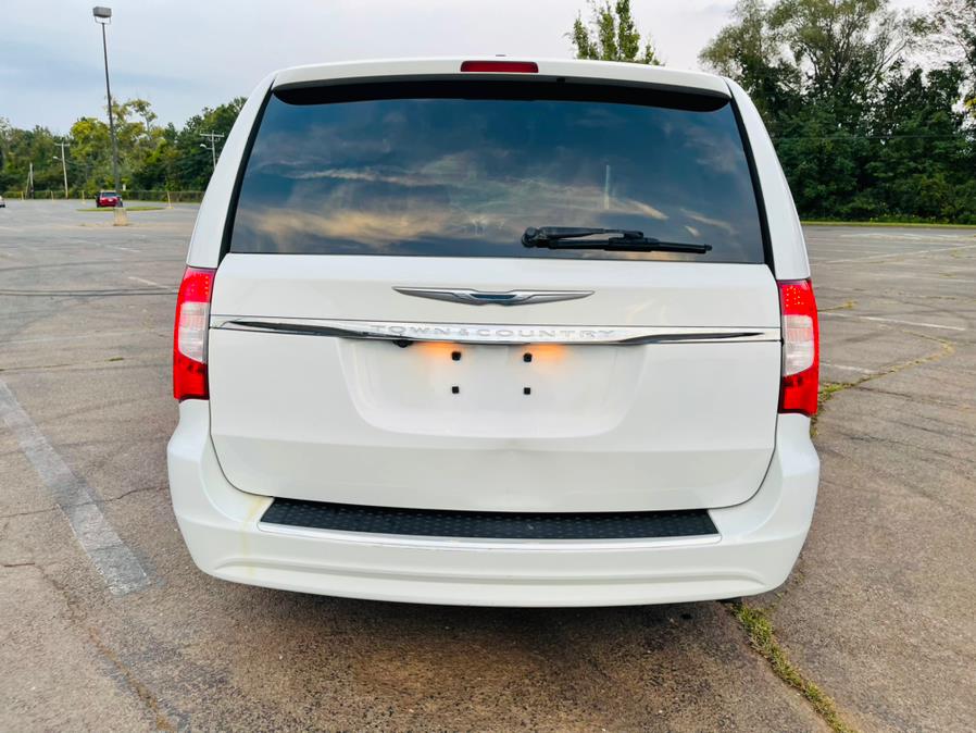 2014 Chrysler Town & Country 4dr Wgn Touring, available for sale in New Britain, Connecticut | Supreme Automotive. New Britain, Connecticut 2014 Chrysler Town & Country 4dr Wgn Touring, available for sale in New Britain, Connecticut | Supreme Automotive. New Britain, Connecticut
