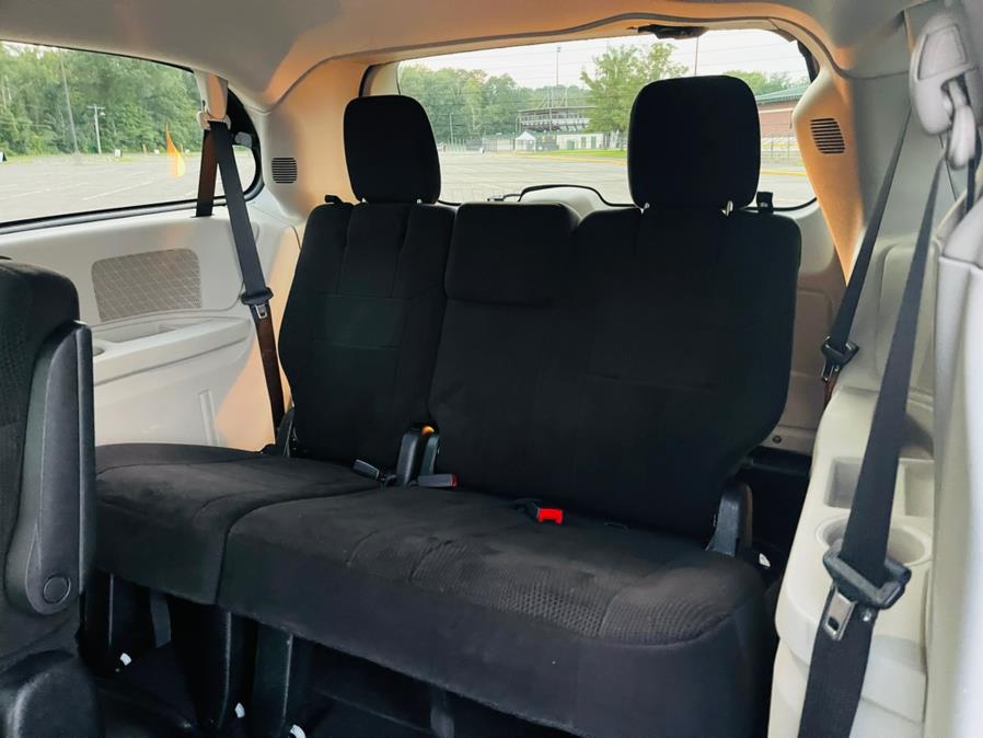 2014 Chrysler Town & Country 4dr Wgn Touring, available for sale in New Britain, Connecticut | Supreme Automotive. New Britain, Connecticut 2014 Chrysler Town & Country 4dr Wgn Touring, available for sale in New Britain, Connecticut | Supreme Automotive. New Britain, Connecticut