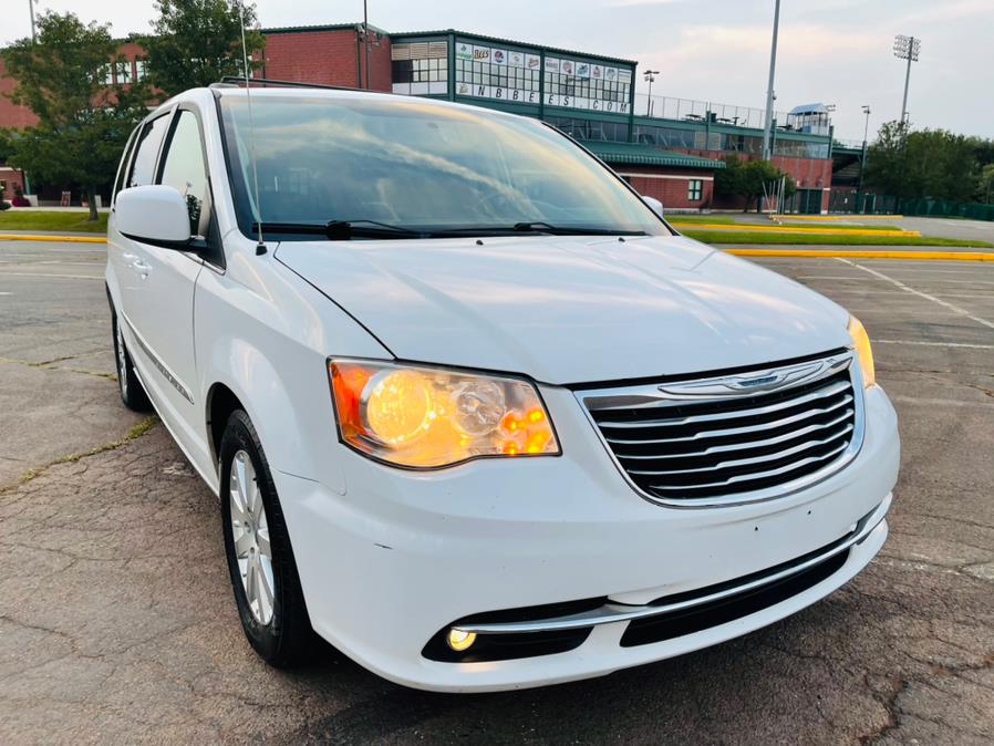 2014 Chrysler Town & Country 4dr Wgn Touring, available for sale in New Britain, Connecticut | Supreme Automotive. New Britain, Connecticut 2014 Chrysler Town & Country 4dr Wgn Touring, available for sale in New Britain, Connecticut | Supreme Automotive. New Britain, Connecticut
