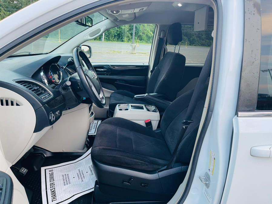 2014 Chrysler Town & Country 4dr Wgn Touring, available for sale in New Britain, Connecticut | Supreme Automotive. New Britain, Connecticut 2014 Chrysler Town & Country 4dr Wgn Touring, available for sale in New Britain, Connecticut | Supreme Automotive. New Britain, Connecticut