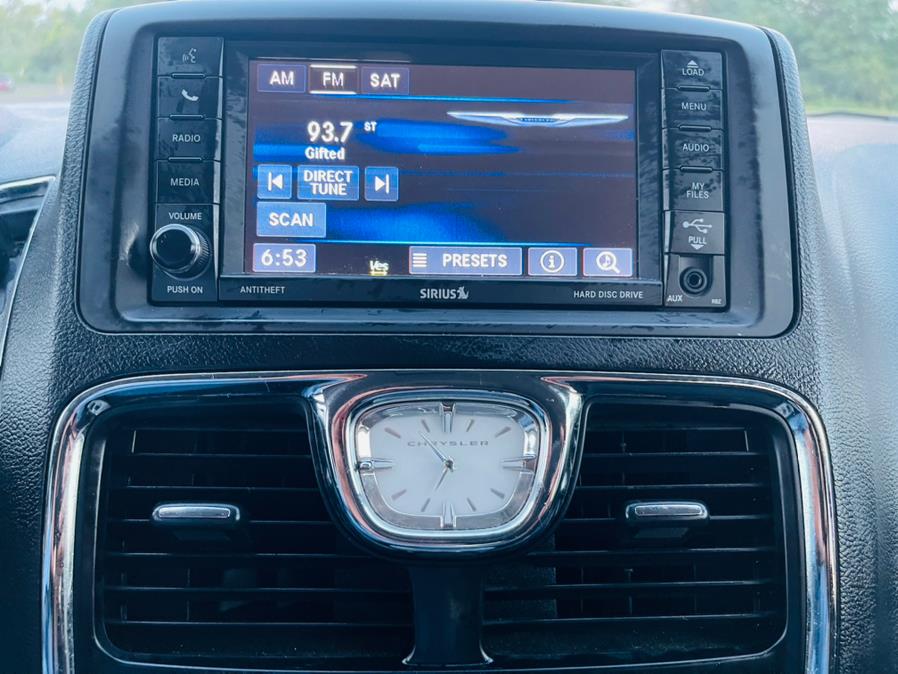 2014 Chrysler Town & Country 4dr Wgn Touring, available for sale in New Britain, Connecticut | Supreme Automotive. New Britain, Connecticut 2014 Chrysler Town & Country 4dr Wgn Touring, available for sale in New Britain, Connecticut | Supreme Automotive. New Britain, Connecticut