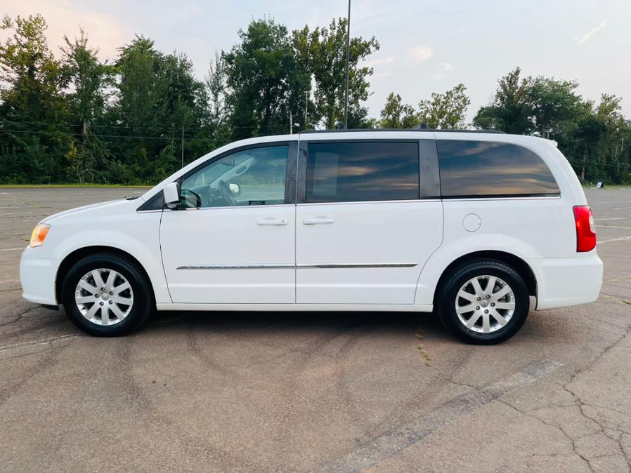 2014 Chrysler Town & Country 4dr Wgn Touring, available for sale in New Britain, Connecticut | Supreme Automotive. New Britain, Connecticut 2014 Chrysler Town & Country 4dr Wgn Touring, available for sale in New Britain, Connecticut | Supreme Automotive. New Britain, Connecticut