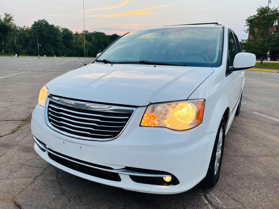 2014 Chrysler Town & Country 4dr Wgn Touring, available for sale in New Britain, Connecticut | Supreme Automotive. New Britain, Connecticut 2014 Chrysler Town & Country 4dr Wgn Touring, available for sale in New Britain, Connecticut | Supreme Automotive. New Britain, Connecticut