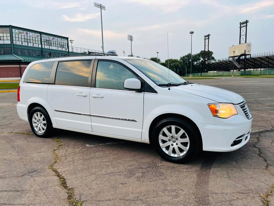 2014 Chrysler Town & Country 4dr Wgn Touring, available for sale in New Britain, Connecticut | Supreme Automotive. New Britain, Connecticut 2014 Chrysler Town & Country 4dr Wgn Touring, available for sale in New Britain, Connecticut | Supreme Automotive. New Britain, Connecticut