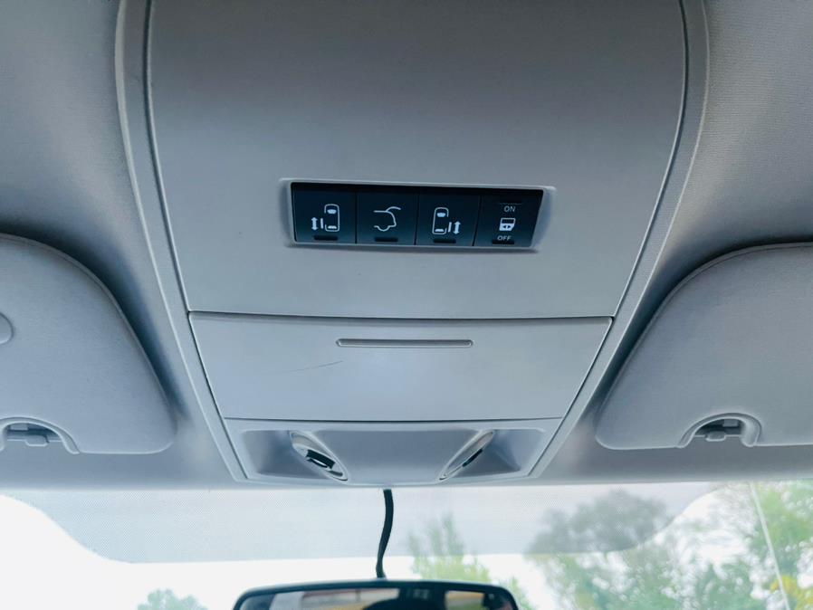 2014 Chrysler Town & Country 4dr Wgn Touring, available for sale in New Britain, Connecticut | Supreme Automotive. New Britain, Connecticut 2014 Chrysler Town & Country 4dr Wgn Touring, available for sale in New Britain, Connecticut | Supreme Automotive. New Britain, Connecticut