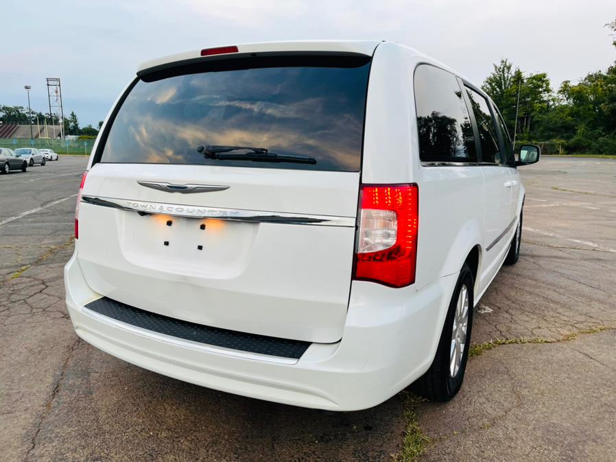 2014 Chrysler Town & Country 4dr Wgn Touring, available for sale in New Britain, Connecticut | Supreme Automotive. New Britain, Connecticut 2014 Chrysler Town & Country 4dr Wgn Touring, available for sale in New Britain, Connecticut | Supreme Automotive. New Britain, Connecticut