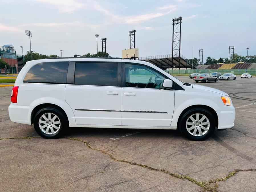 2014 Chrysler Town & Country 4dr Wgn Touring, available for sale in New Britain, Connecticut | Supreme Automotive. New Britain, Connecticut 2014 Chrysler Town & Country 4dr Wgn Touring, available for sale in New Britain, Connecticut | Supreme Automotive. New Britain, Connecticut