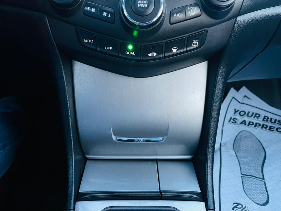 Used Honda Accord Sdn EX Auto V6 ULEV w/Leather/XM 2004 | Supreme Automotive. New Britain, Connecticut Used Honda Accord Sdn EX Auto V6 ULEV w/Leather/XM 2004 | Supreme Automotive. New Britain, Connecticut