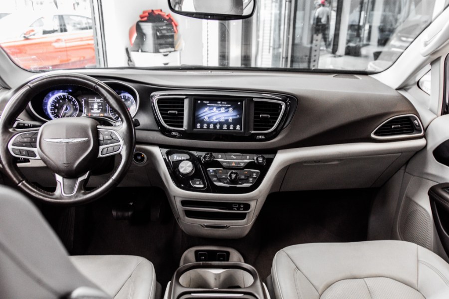 Used Chrysler Pacifica Touring L FWD 2020 | 26 Motors Long Island. ELMONT, New York Used Chrysler Pacifica Touring L FWD 2020 | 26 Motors Long Island. ELMONT, New York