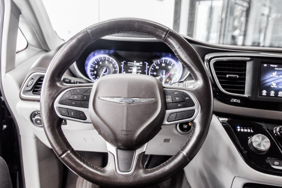 Used Chrysler Pacifica Touring L FWD 2020 | 26 Motors Long Island. ELMONT, New York Used Chrysler Pacifica Touring L FWD 2020 | 26 Motors Long Island. ELMONT, New York