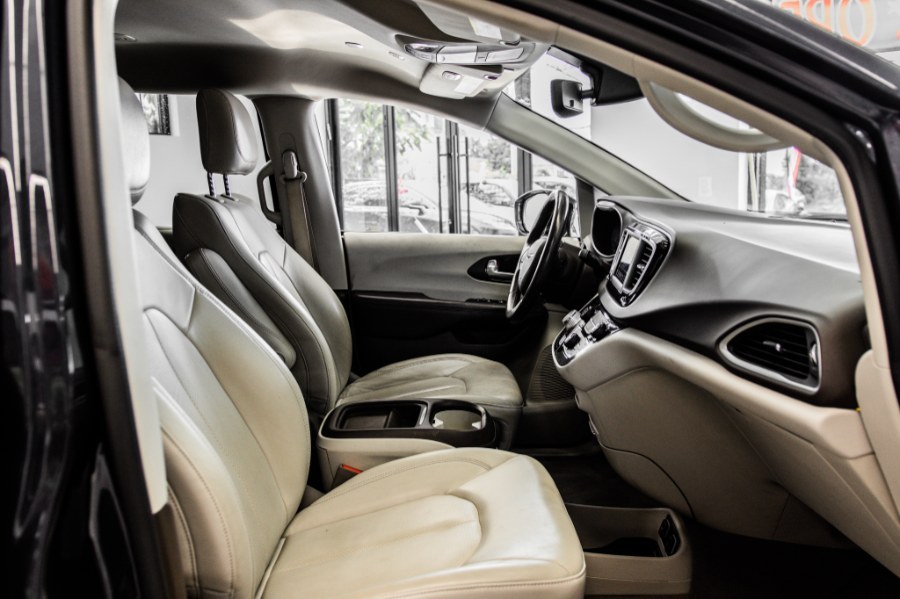 Used Chrysler Pacifica Touring L FWD 2020 | 26 Motors Long Island. ELMONT, New York Used Chrysler Pacifica Touring L FWD 2020 | 26 Motors Long Island. ELMONT, New York