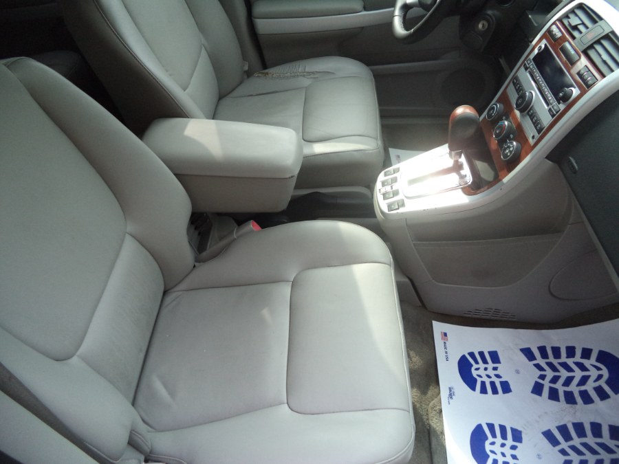 Used Chevrolet Equinox AWD 4dr LT w/2LT 2009 | Riverside Motorcars, LLC. Naugatuck, Connecticut Used Chevrolet Equinox AWD 4dr LT w/2LT 2009 | Riverside Motorcars, LLC. Naugatuck, Connecticut