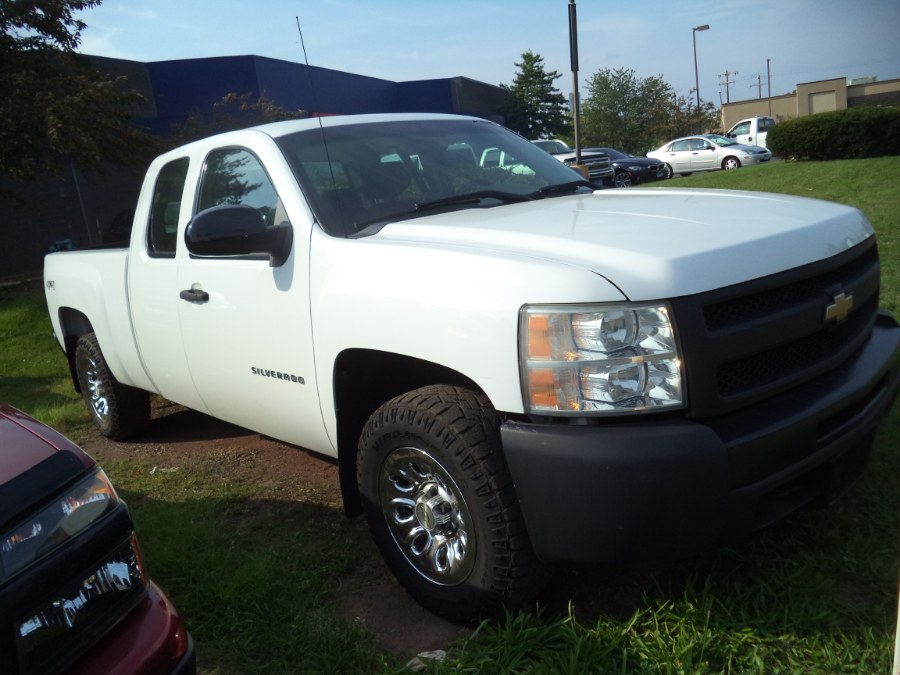 2011 Chevrolet Silverado 1500 4WD Ext Cab 143.5" Work Truck, available for sale in Berlin, Connecticut | International Motorcars llc. Berlin, Connecticut