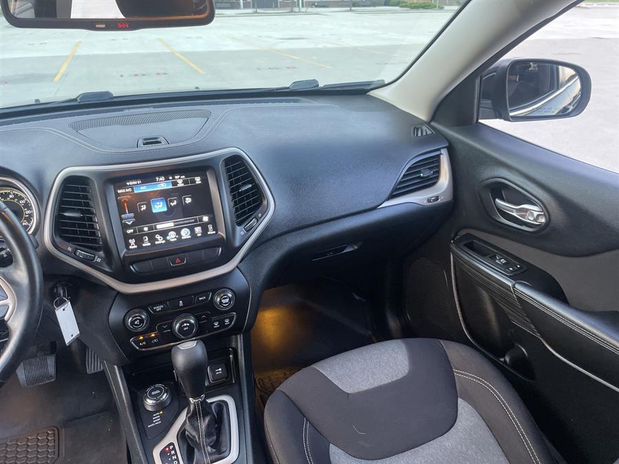 2014 Jeep Cherokee 4WD 4dr Latitude, available for sale in Elida, Ohio | Josh's All Under Ten LLC. Elida, Ohio 2014 Jeep Cherokee 4WD 4dr Latitude, available for sale in Elida, Ohio | Josh's All Under Ten LLC. Elida, Ohio