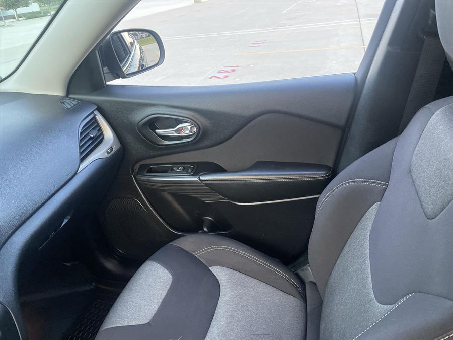 2014 Jeep Cherokee 4WD 4dr Latitude, available for sale in Elida, Ohio | Josh's All Under Ten LLC. Elida, Ohio 2014 Jeep Cherokee 4WD 4dr Latitude, available for sale in Elida, Ohio | Josh's All Under Ten LLC. Elida, Ohio