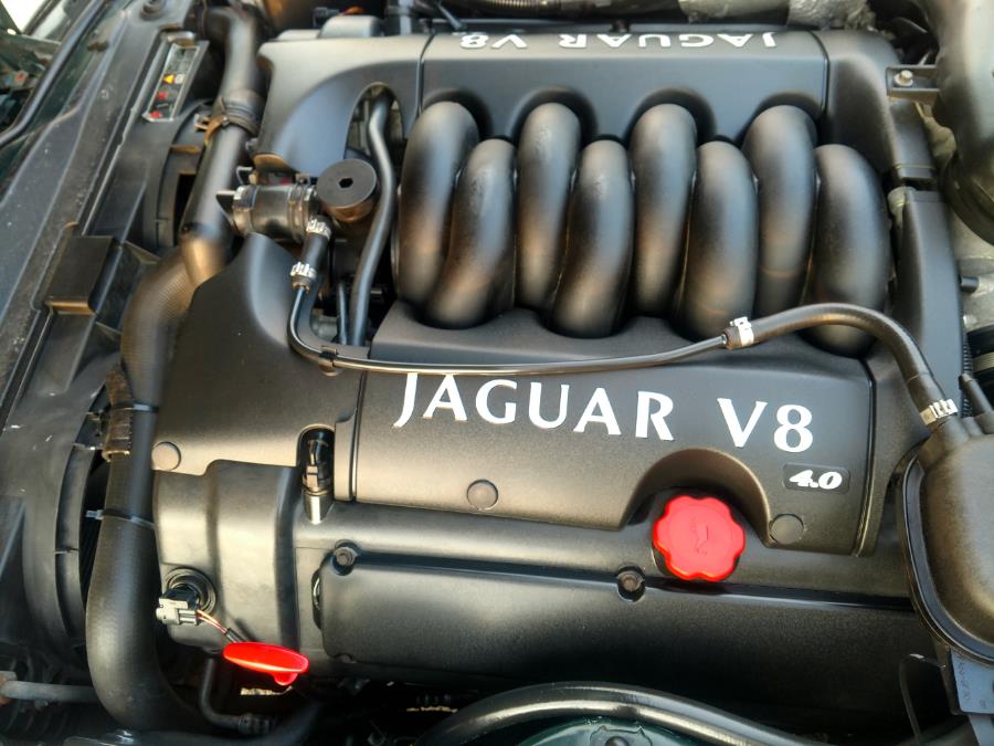 Used Jaguar XK8 2dr Convertible 2000 | Alpine Motors Inc. Wantagh, New York Used Jaguar XK8 2dr Convertible 2000 | Alpine Motors Inc. Wantagh, New York