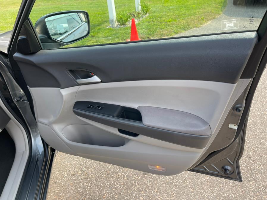 2009 Honda Accord Sdn 4dr I4 Auto LX-P, available for sale in South Windsor, Connecticut | Mike And Tony Auto Sales, Inc. South Windsor, Connecticut 2009 Honda Accord Sdn 4dr I4 Auto LX-P, available for sale in South Windsor, Connecticut | Mike And Tony Auto Sales, Inc. South Windsor, Connecticut