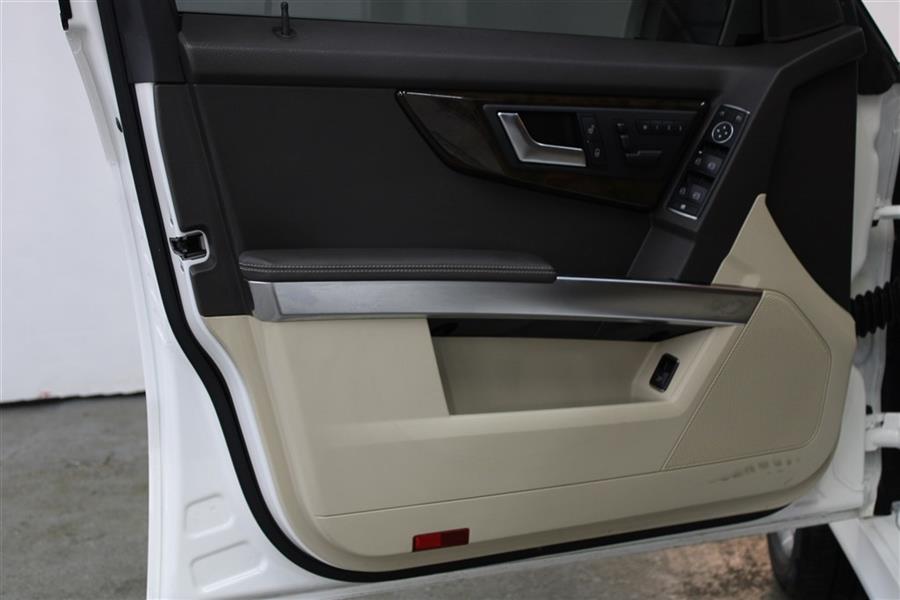 2014 Mercedes-benz Glk 350, available for sale in Paterson, New Jersey | Fast Track Motors. Paterson, New Jersey 2014 Mercedes-benz Glk 350, available for sale in Paterson, New Jersey | Fast Track Motors. Paterson, New Jersey
