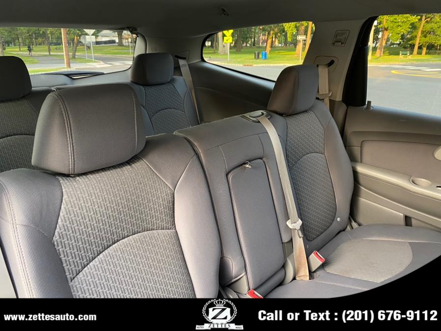 Used Chevrolet Traverse AWD 4dr LS 2010 | Zettes Auto Mall. Jersey City, New Jersey Used Chevrolet Traverse AWD 4dr LS 2010 | Zettes Auto Mall. Jersey City, New Jersey