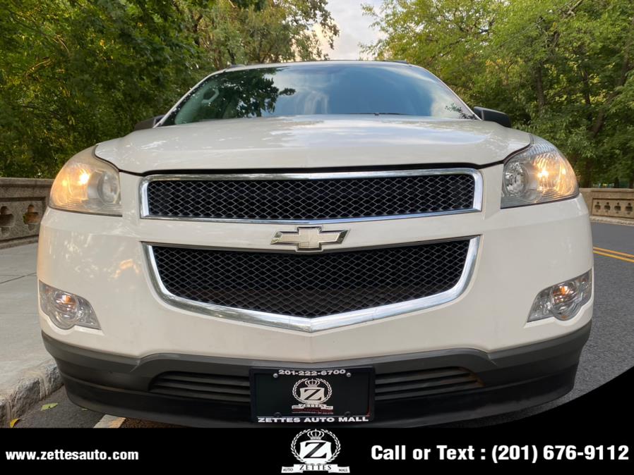 Used Chevrolet Traverse AWD 4dr LS 2010 | Zettes Auto Mall. Jersey City, New Jersey Used Chevrolet Traverse AWD 4dr LS 2010 | Zettes Auto Mall. Jersey City, New Jersey