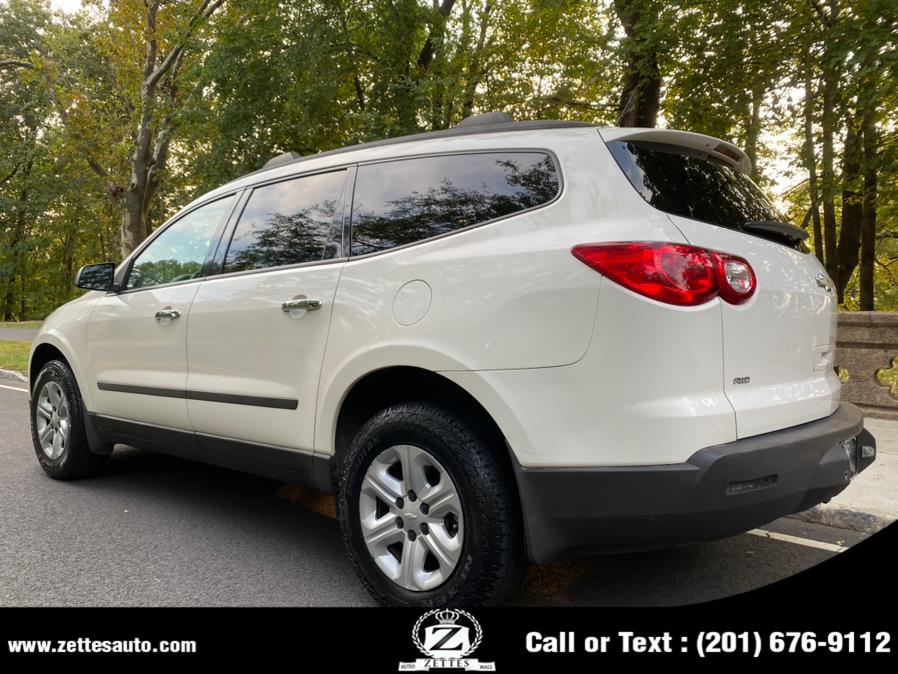 Used Chevrolet Traverse AWD 4dr LS 2010 | Zettes Auto Mall. Jersey City, New Jersey Used Chevrolet Traverse AWD 4dr LS 2010 | Zettes Auto Mall. Jersey City, New Jersey