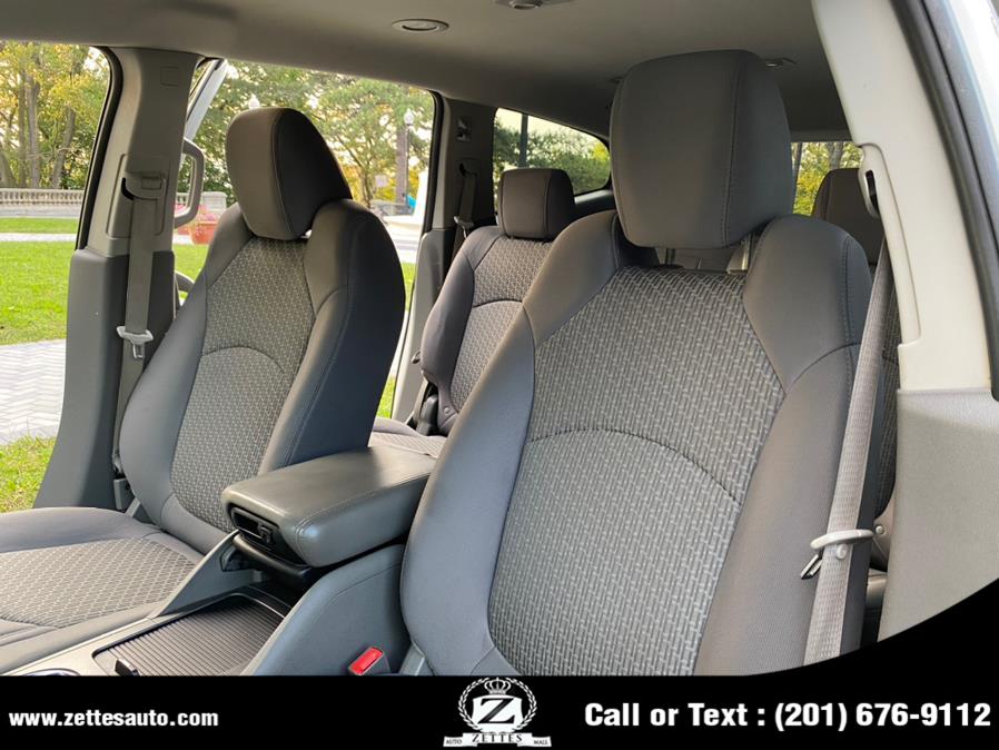 Used Chevrolet Traverse AWD 4dr LS 2010 | Zettes Auto Mall. Jersey City, New Jersey Used Chevrolet Traverse AWD 4dr LS 2010 | Zettes Auto Mall. Jersey City, New Jersey