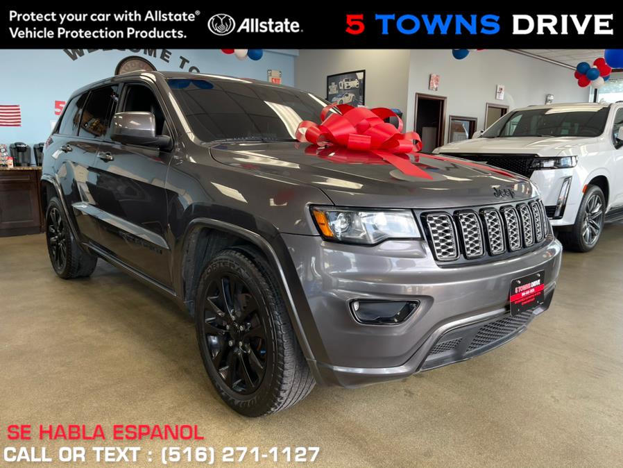 Used Jeep Grand Cherokee Altitude 4x4 *Ltd Avail* 2017 | 5 Towns Drive. Inwood, New York