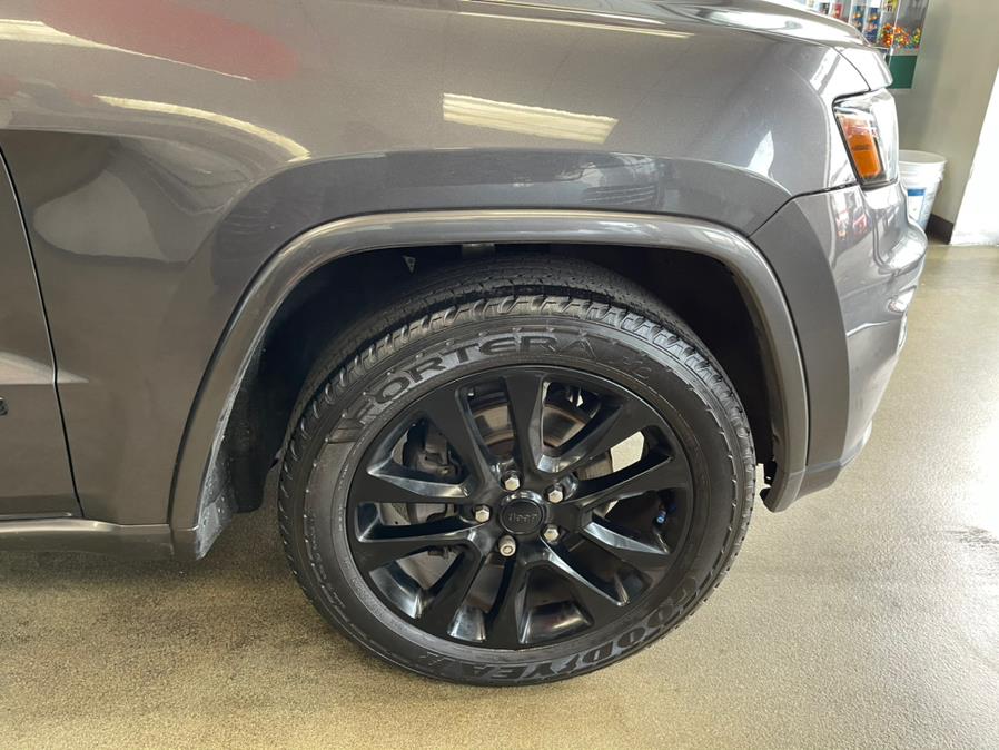 Used Jeep Grand Cherokee Altitude 4x4 *Ltd Avail* 2017 | 5 Towns Drive. Inwood, New York Used Jeep Grand Cherokee Altitude 4x4 *Ltd Avail* 2017 | 5 Towns Drive. Inwood, New York