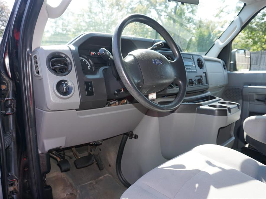 Used Ford E-series Wagon E-350 SD XL 2012 | Autouse. Andover, Massachusetts Used Ford E-series Wagon E-350 SD XL 2012 | Autouse. Andover, Massachusetts