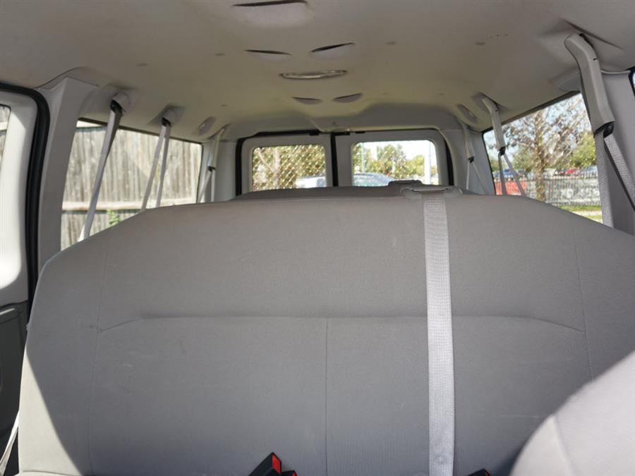 Used Ford E-series Wagon E-350 SD XL 2012 | Autouse. Andover, Massachusetts Used Ford E-series Wagon E-350 SD XL 2012 | Autouse. Andover, Massachusetts